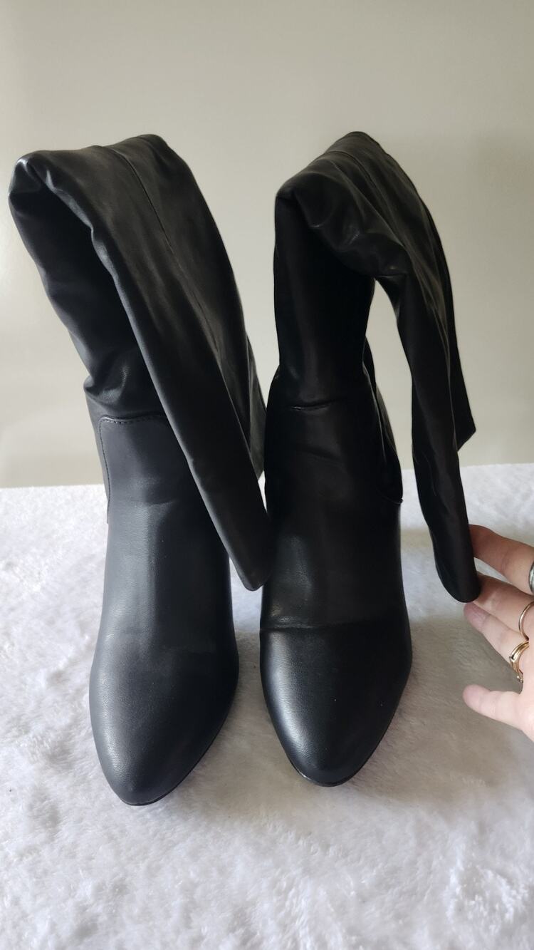 Unisa Black Faux Leather Slouchy Knee High Boots Pointed Toe Block Heel 9M S16